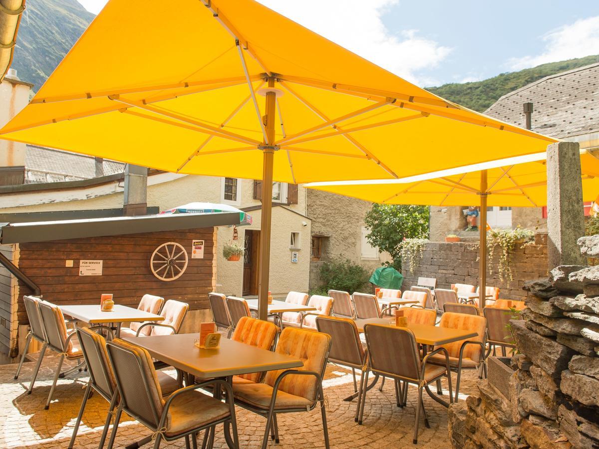 Gasthaus Pension Zum Turm Hospental Exterior photo